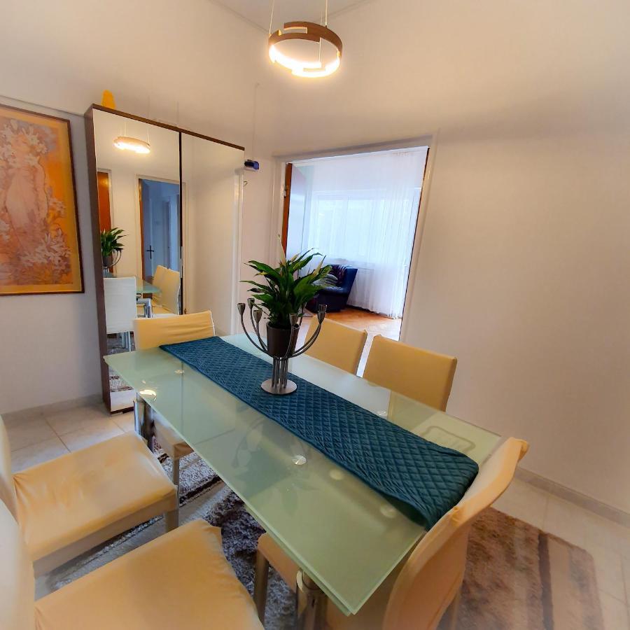City Center Apartment Букурещ Екстериор снимка