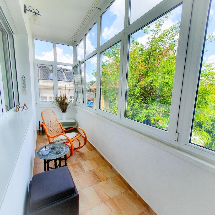City Center Apartment Букурещ Екстериор снимка