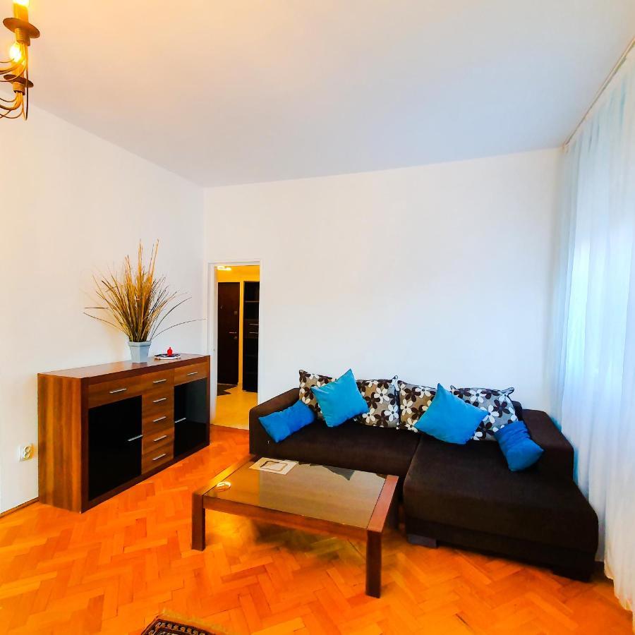City Center Apartment Букурещ Екстериор снимка